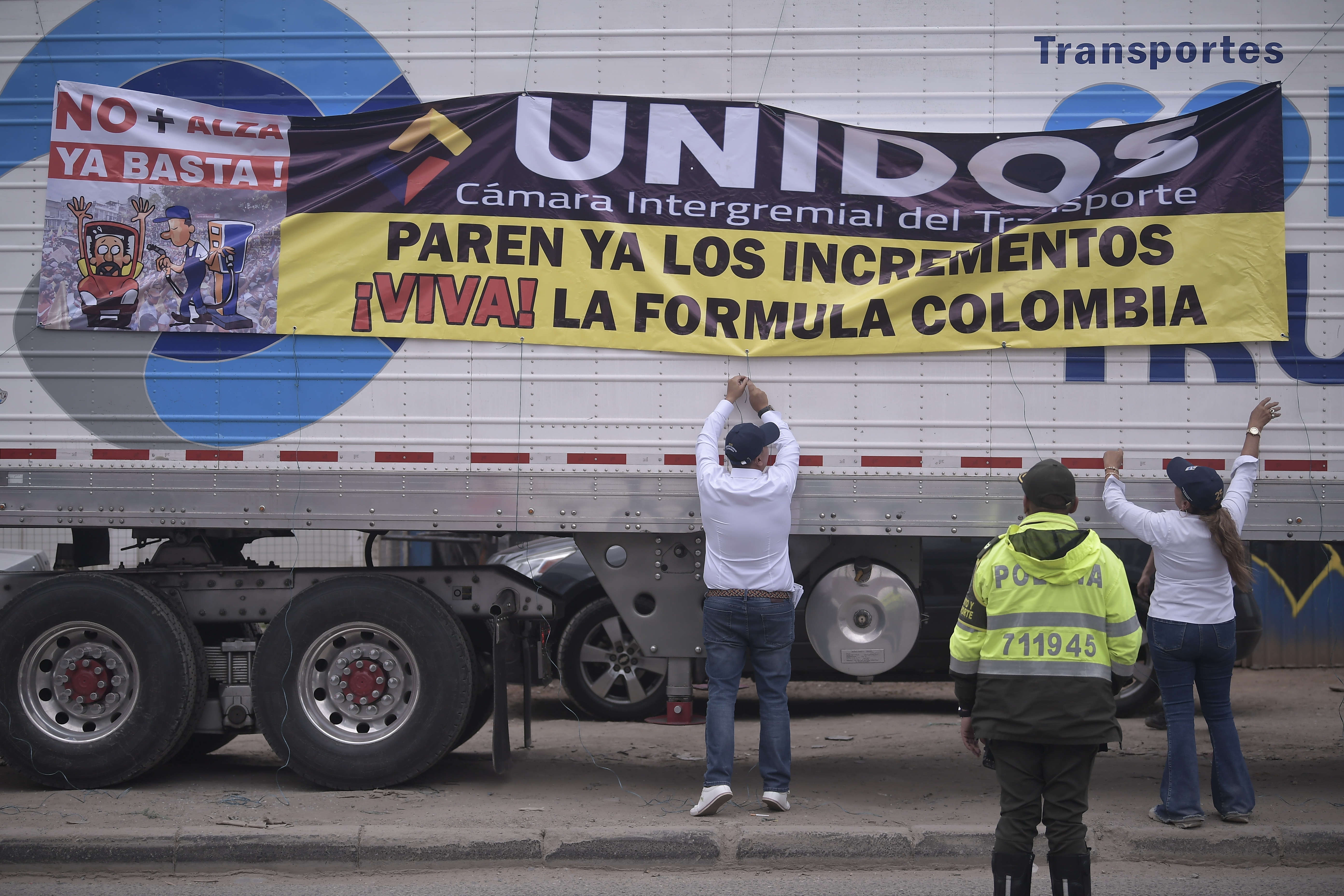 Elecciones o taxistas: ¿por qué el Gobierno no le subió a la gasolina en octubre?