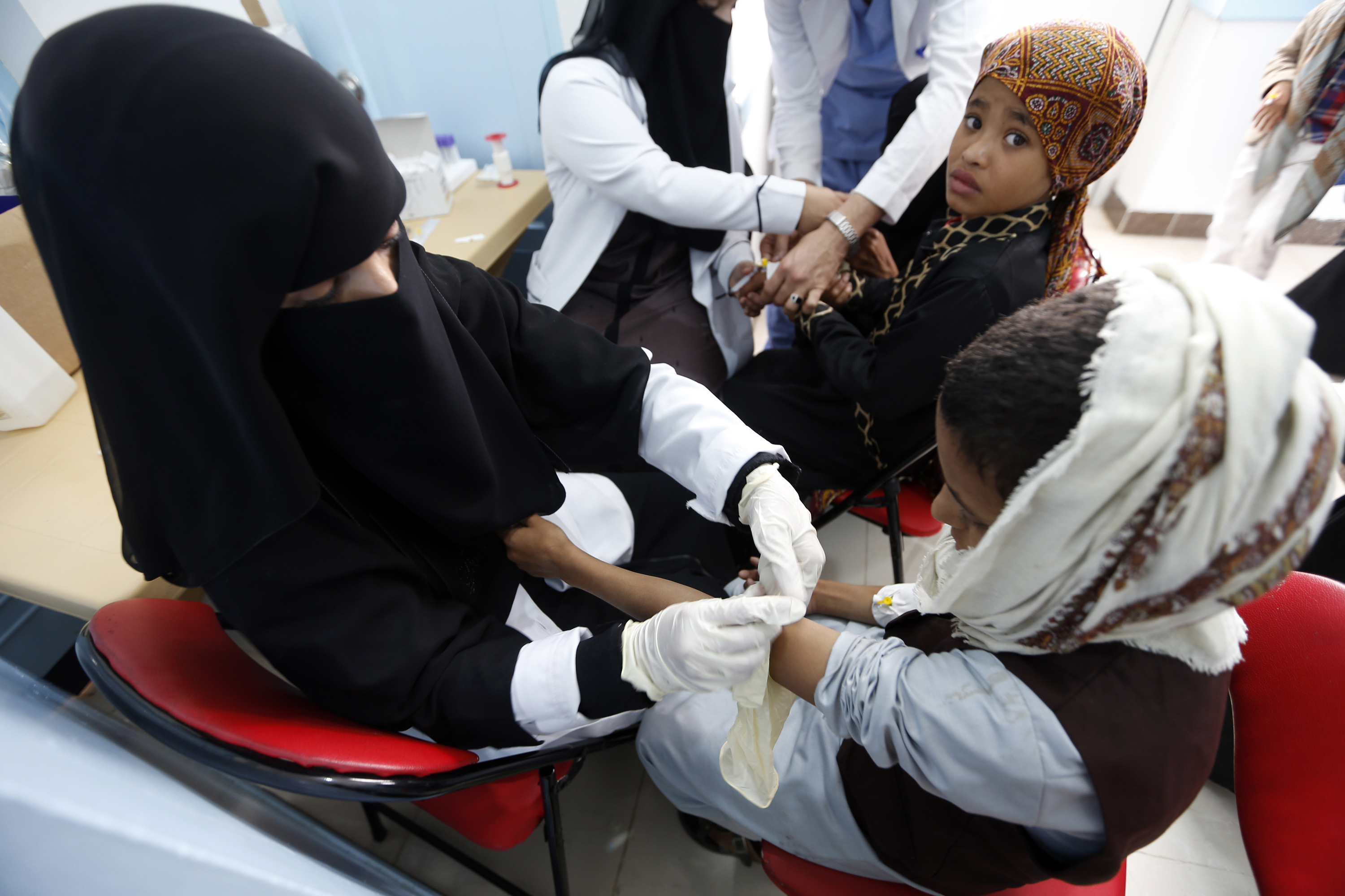 OMS eleva a 2.065 muertes por cólera en Yemen y a 646.000 los casos