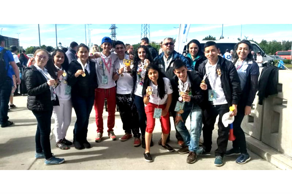 Estudiantes de Cundinamarca compitieron en torneo de robótica en Europa