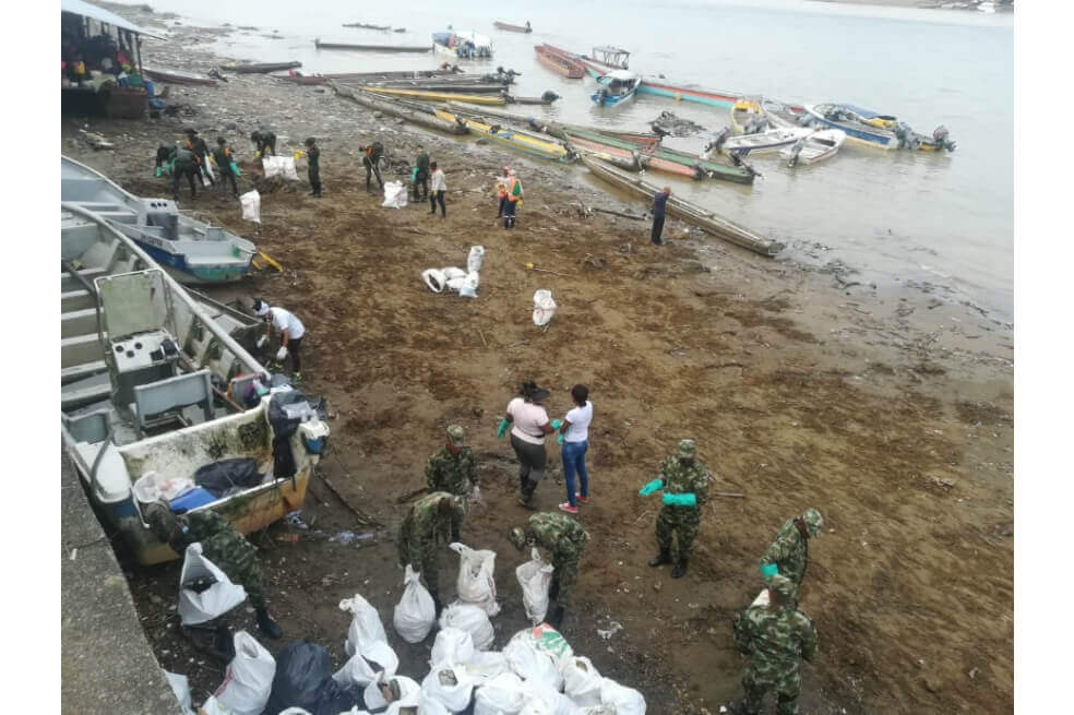 Más de siete toneladas de basura fueron recolectadas en jornada de limpieza al río Atrato