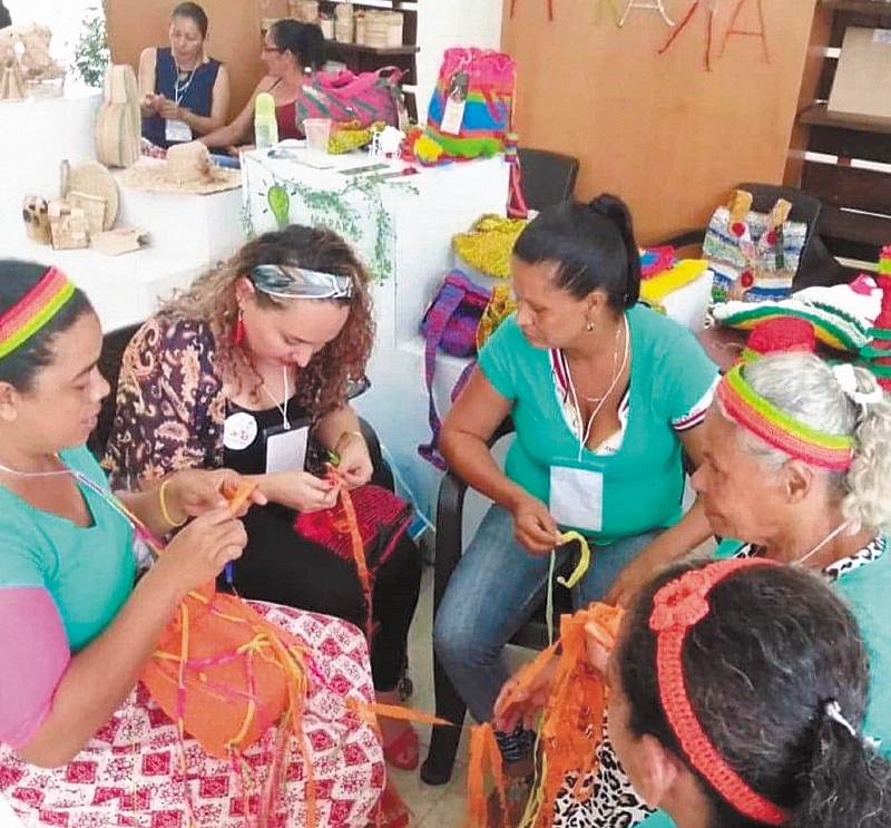 Las mujeres que buscan cambiarle la cara a Arauca