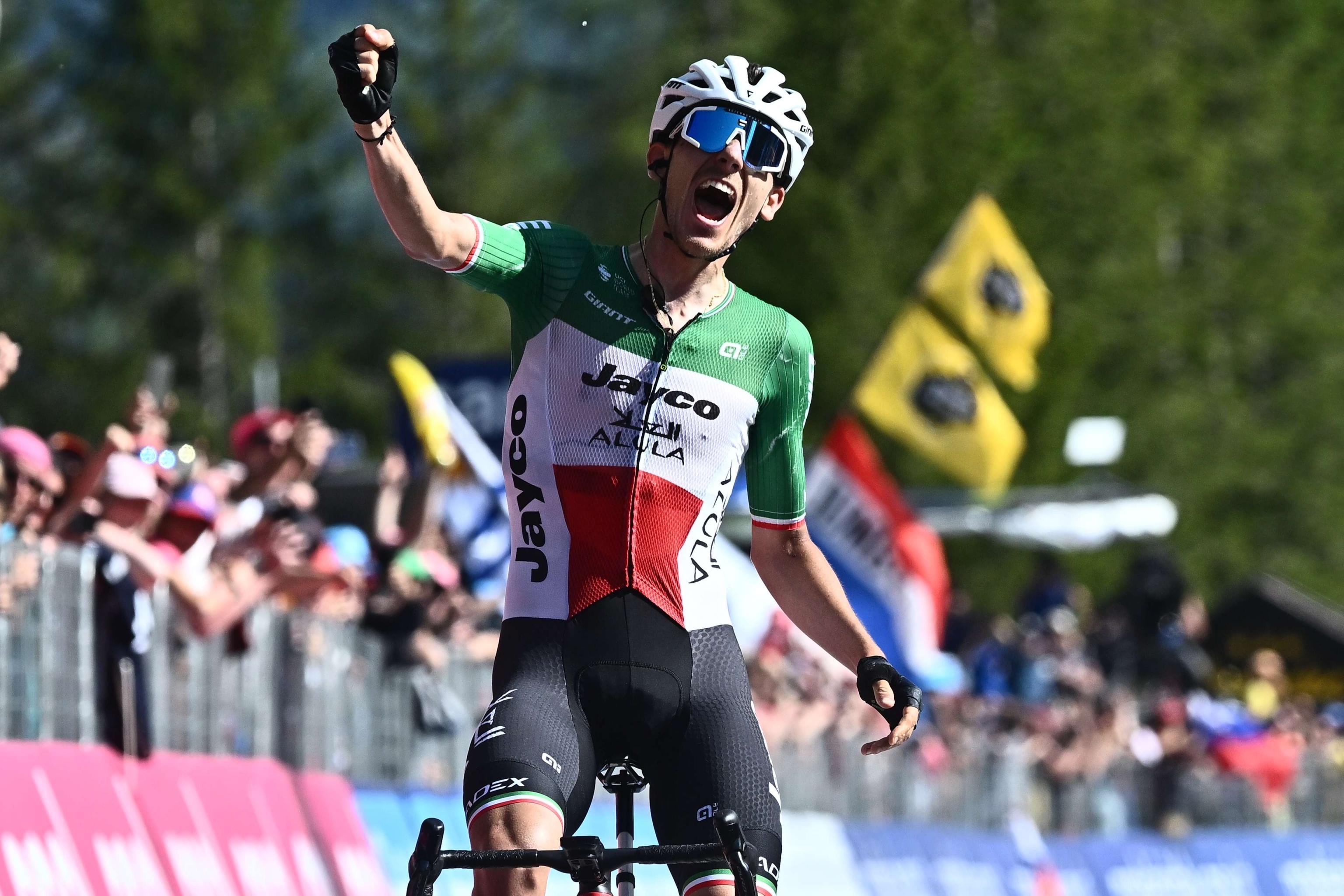 Val Di Zoldo (Italy), 25/05/2023.- Italian rider Filippo Zana of Team Jayco Alula celebrates winning the 18th stage of the Giro d'Italia 2023 cycling tour over 161 km from Oderzo to Val di Zoldo, Italy, 25 May 2023. (Ciclismo, Italia) EFE/EPA/LUCA ZENNARO