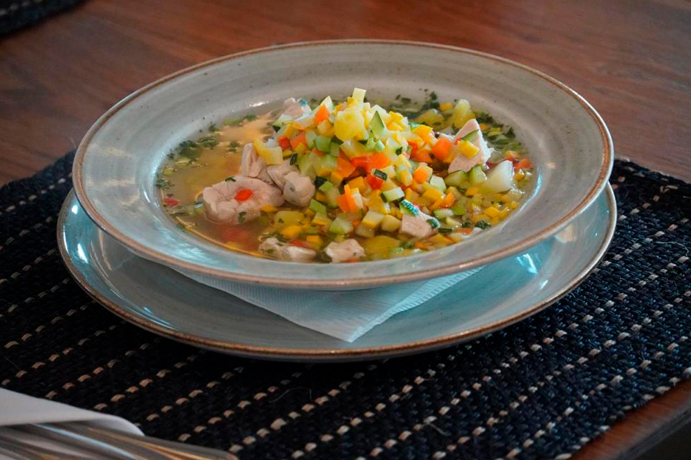 Sopa de pollo y verduras: aprende a prepararla de manera tradicional