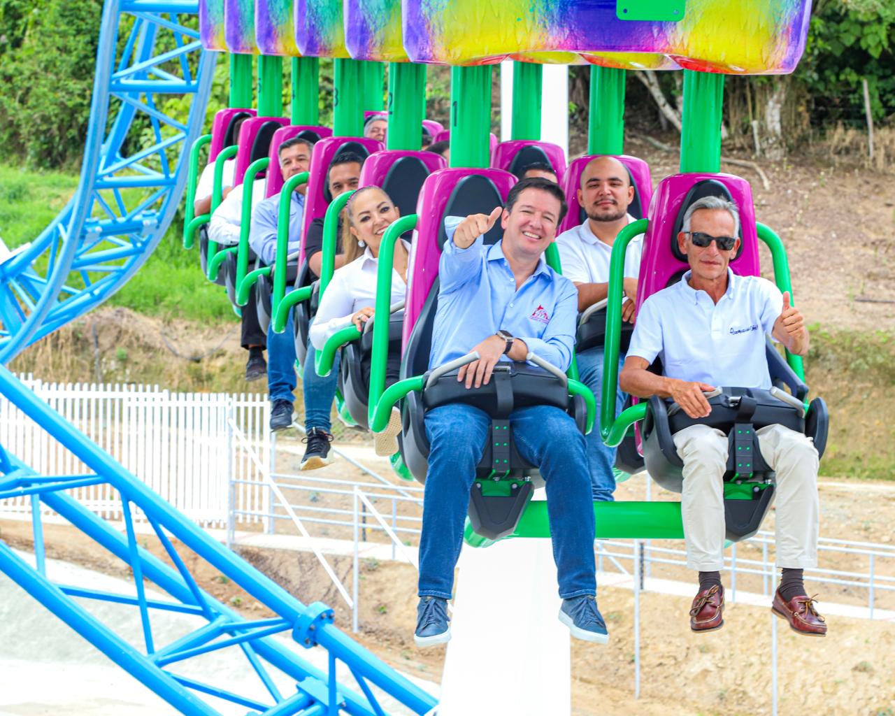 Avix: la nueva montaña rusa invertida que llegó al Parque del Café