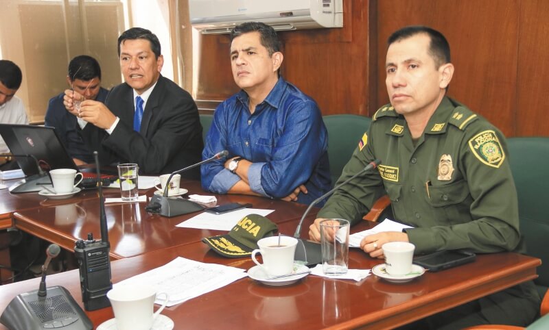 ¿Comprar armas para desarmar a los caleños?