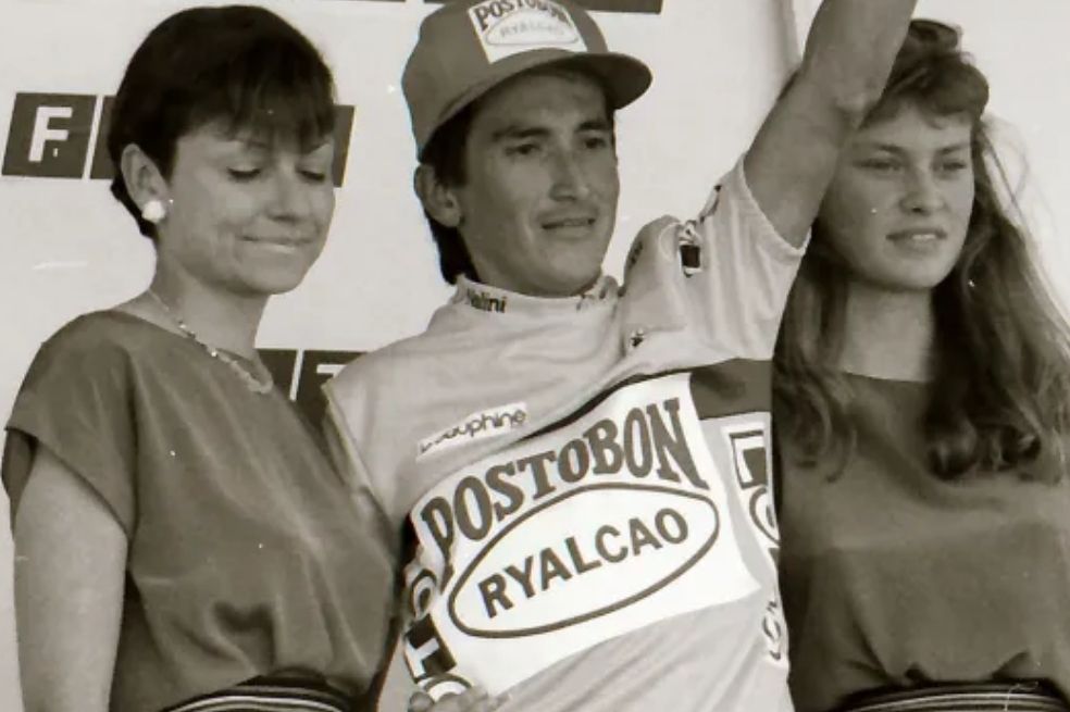 Lucho Herrera en el podio del Dauphiné Libéré