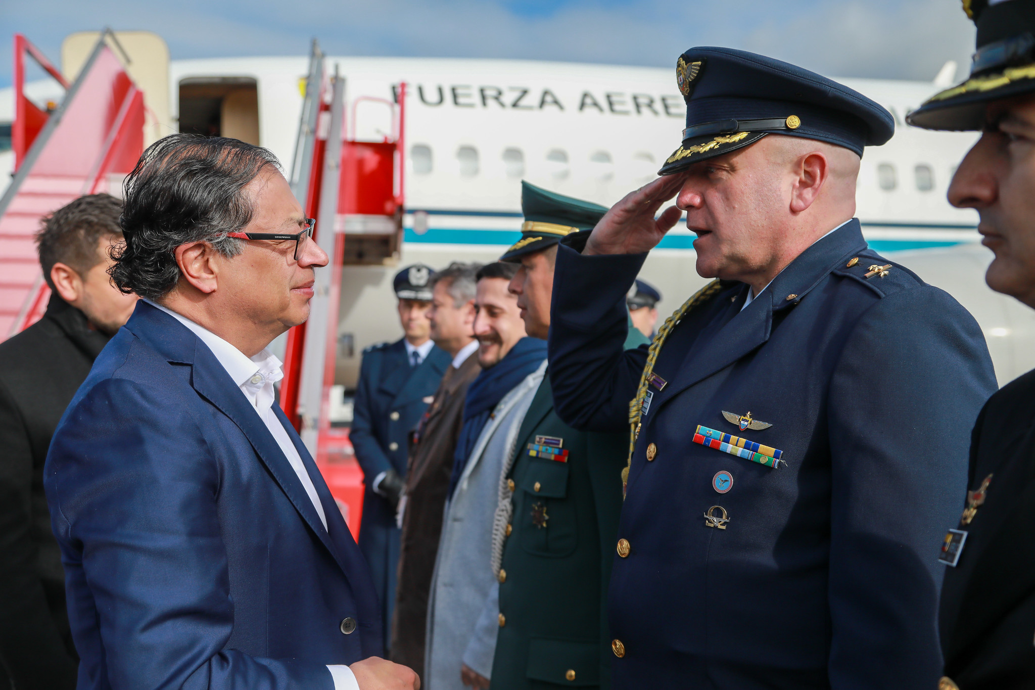“Hoy quisieran volvernos a los tiempos de Allende”: Petro a su llegada a Chile