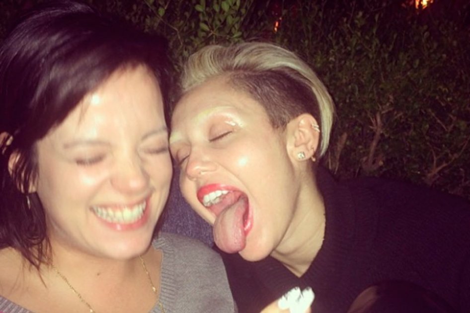 Miley Cyrus estrena imagen, ahora sin cejas