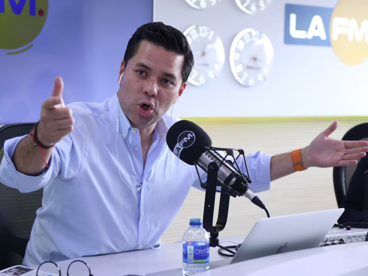Luis Carlos Vélez le dice adiós a La FM, esto se sabe