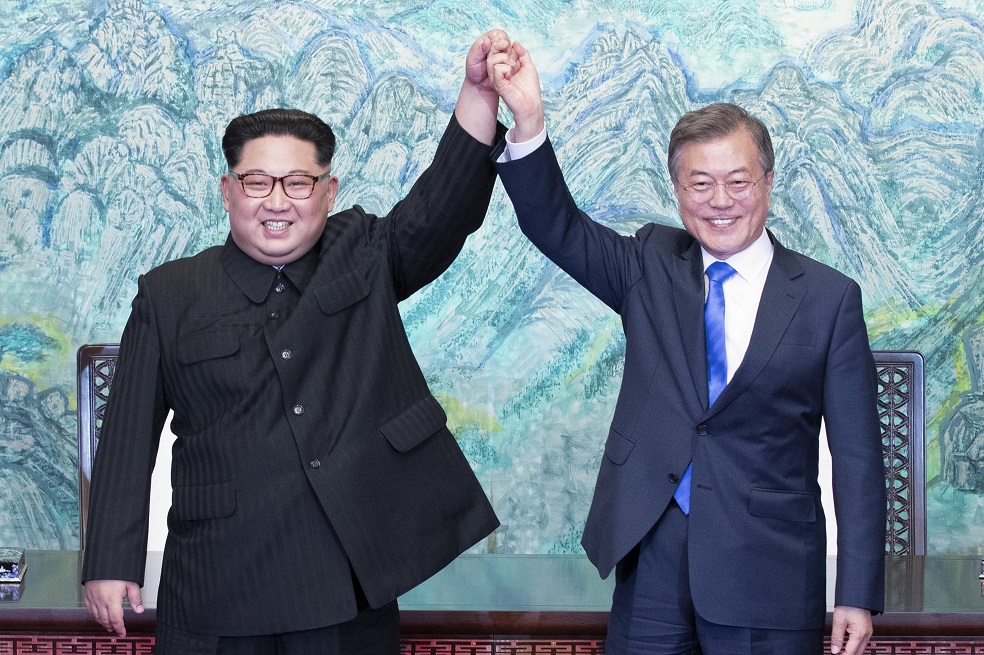 Kim y Moon prometen trabajar por la desnuclearización de la península coreana