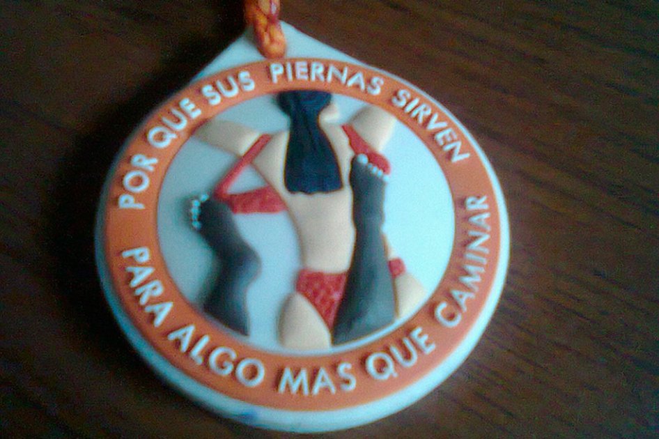 Ejército presenta excusas por llavero que irrespeta a la mujer