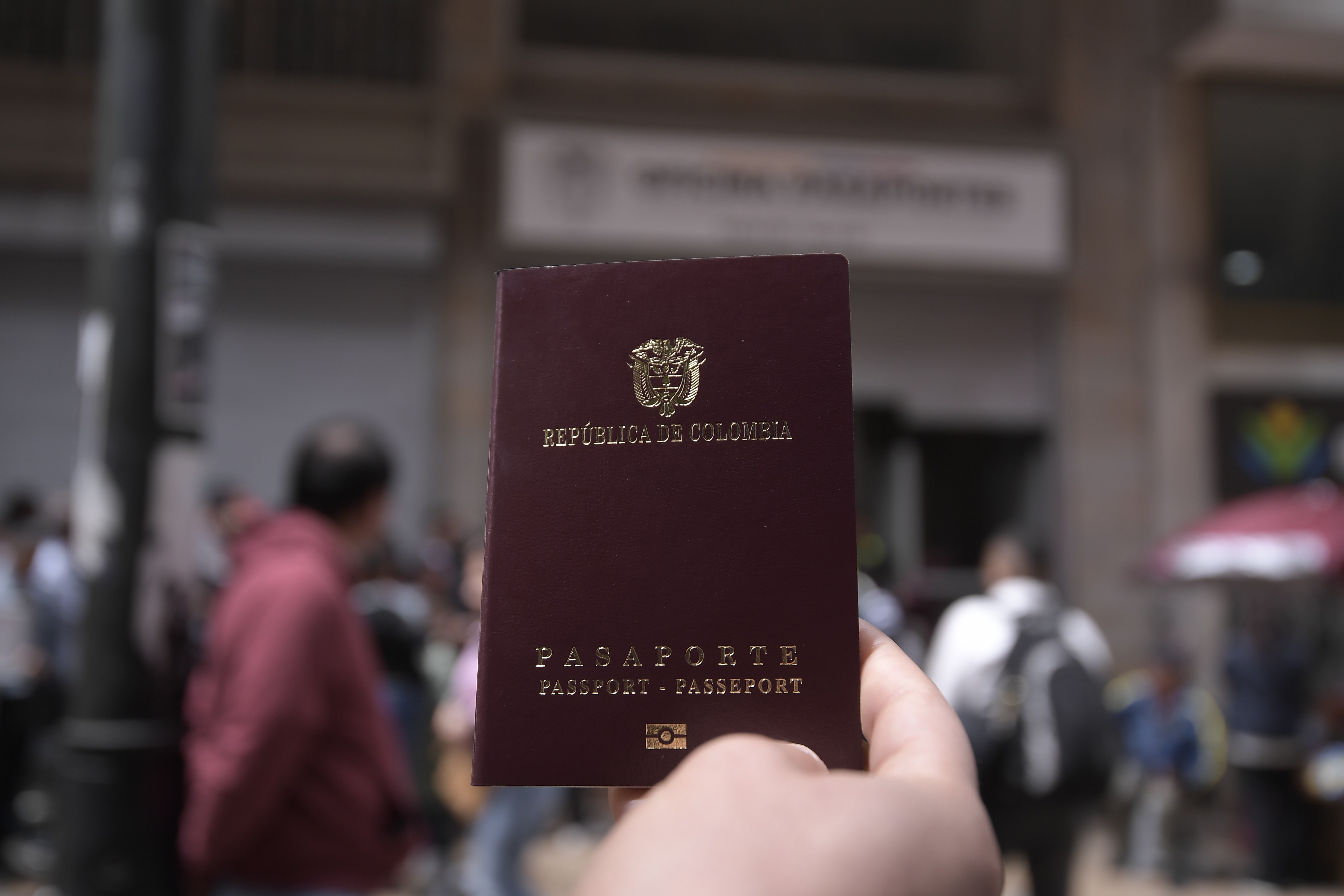 Sancionan al director de la Agencia de Defensa Jurídica por recusación en caso pasaportes
