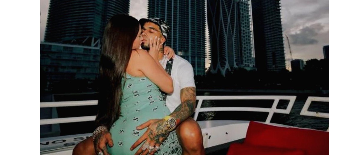 Nueva novia de Anuel: ella es Laury Saavedra, la mujer que lo habría enamorado