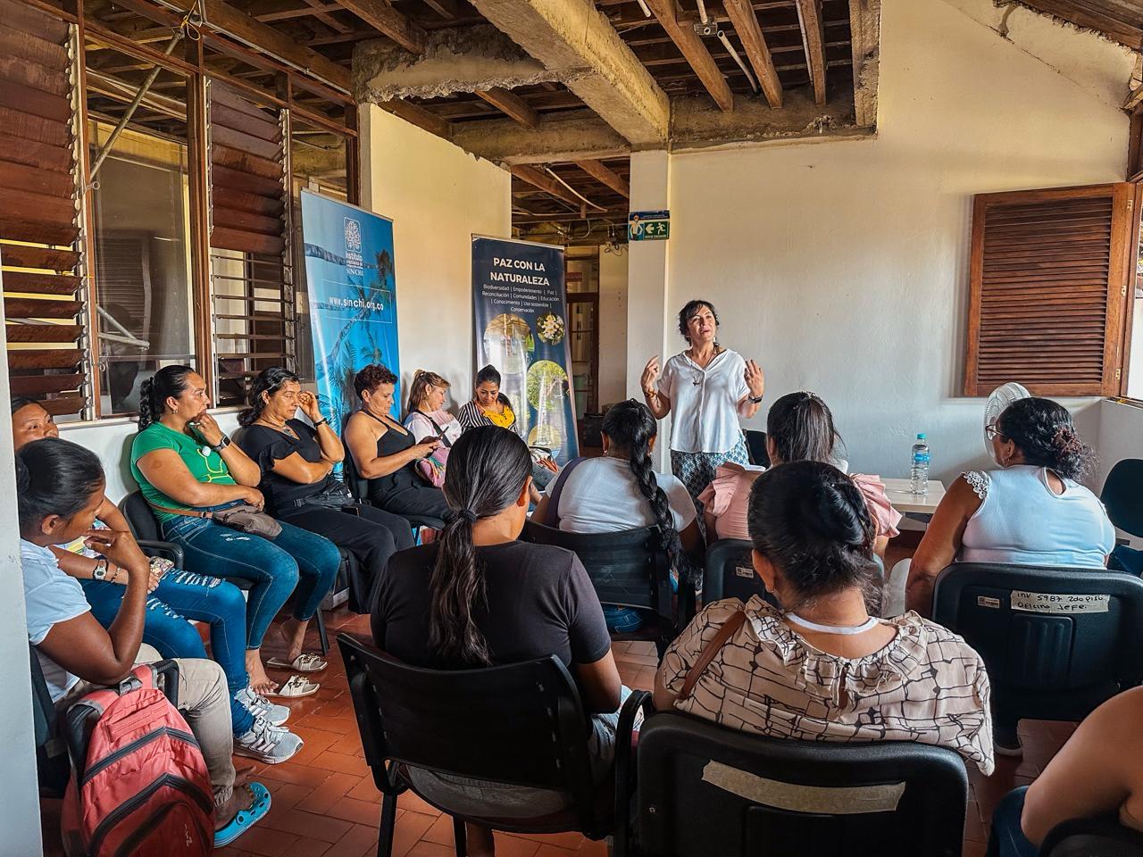 Las mujeres que quieren convertirse en restauradoras de la selva del Guaviare