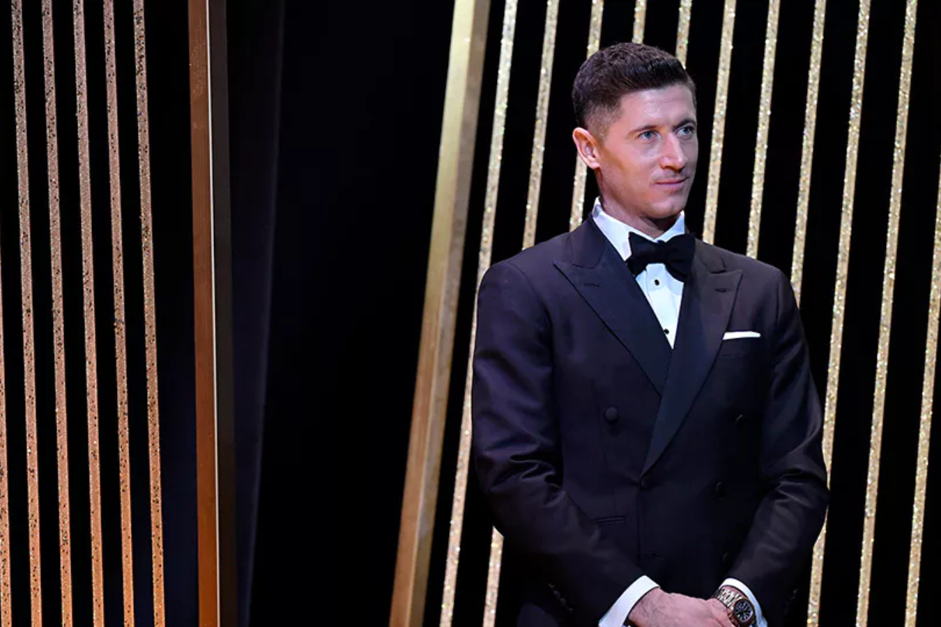 Robert Lewandowski fue condecorado como el Delantero del Año en la ceremonia de entrega de premios del Balón de Oro 2021.