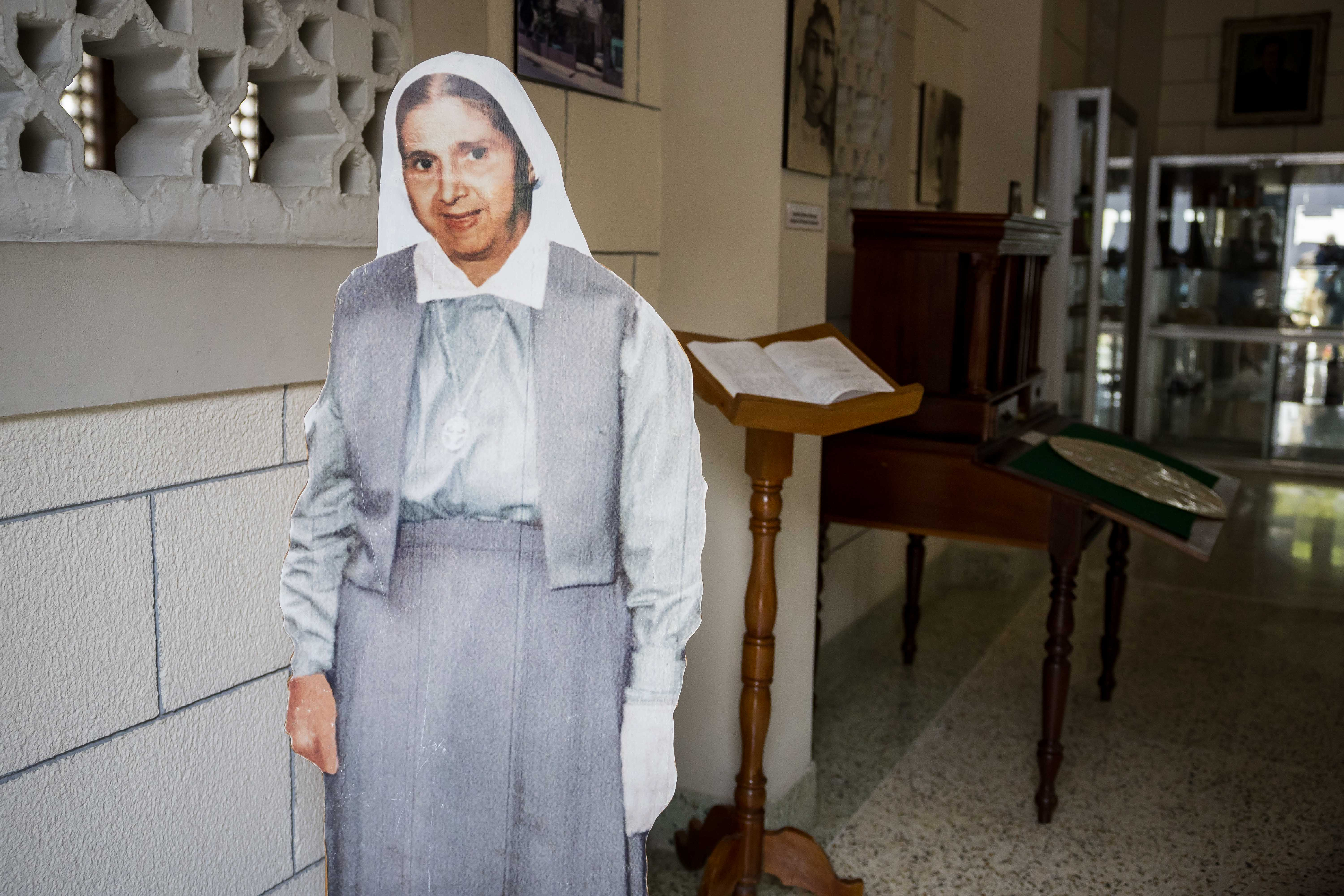 Un milagro de la santa venezolana Carmen Rendiles cambió la vida de una cirujana