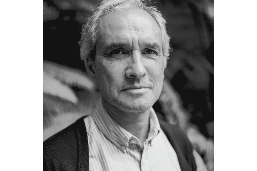 Julio Paredes, autor de libros como “Asuntos familiares”, “La celda sumergida” y  “Cinco tardes con Simenon”.  / Andrés Buitrago