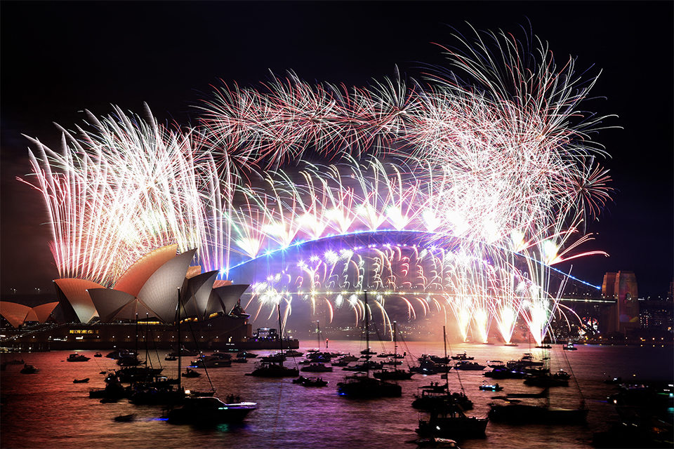 El mundo recibe el año nuevo con un espectáculo de luces