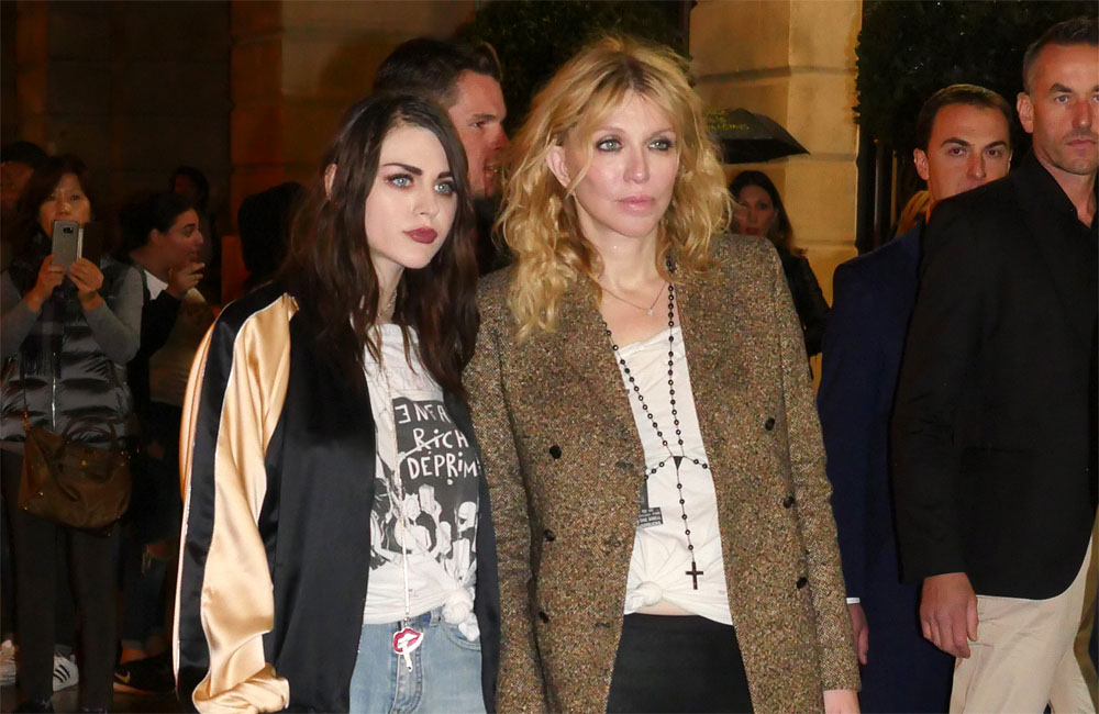 Hija de Kurt Cobain celebra dos años sin adicciones