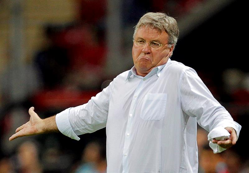 Dueño de Chelsea anunció a sus jugadores la llegada de Hiddink