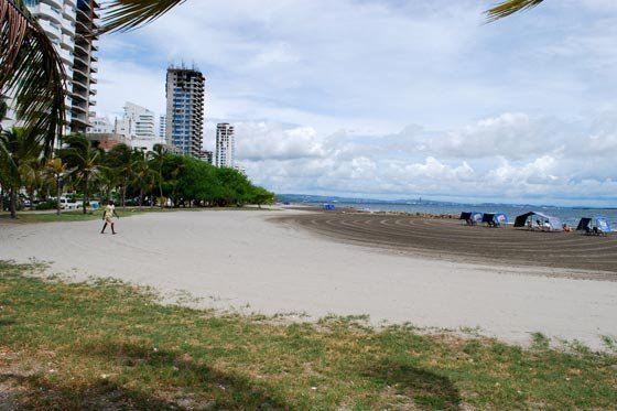 Multan a una pareja por sostener relaciones sexuales en una playa de Cartagena