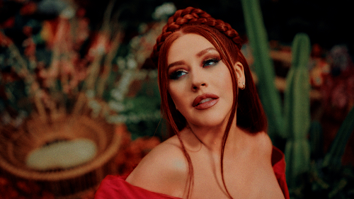 Christina Aguilera estrena el video de su sencillo “La reina”