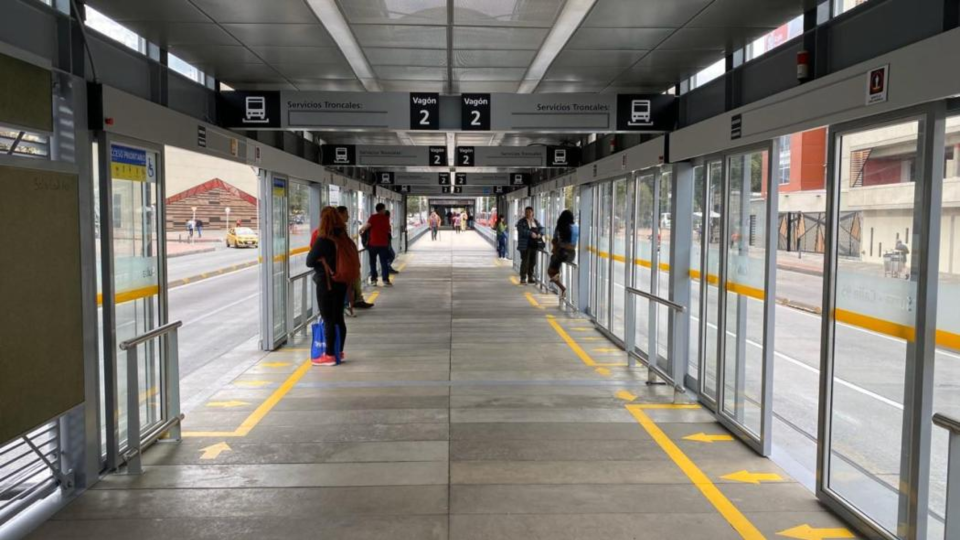 Corte absolvió a mujer que pidió dinero por devolver celular hallado en Transmilenio