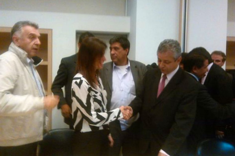 Gobierno y transportadores llegan a acuerdo y se levanta paro camionero