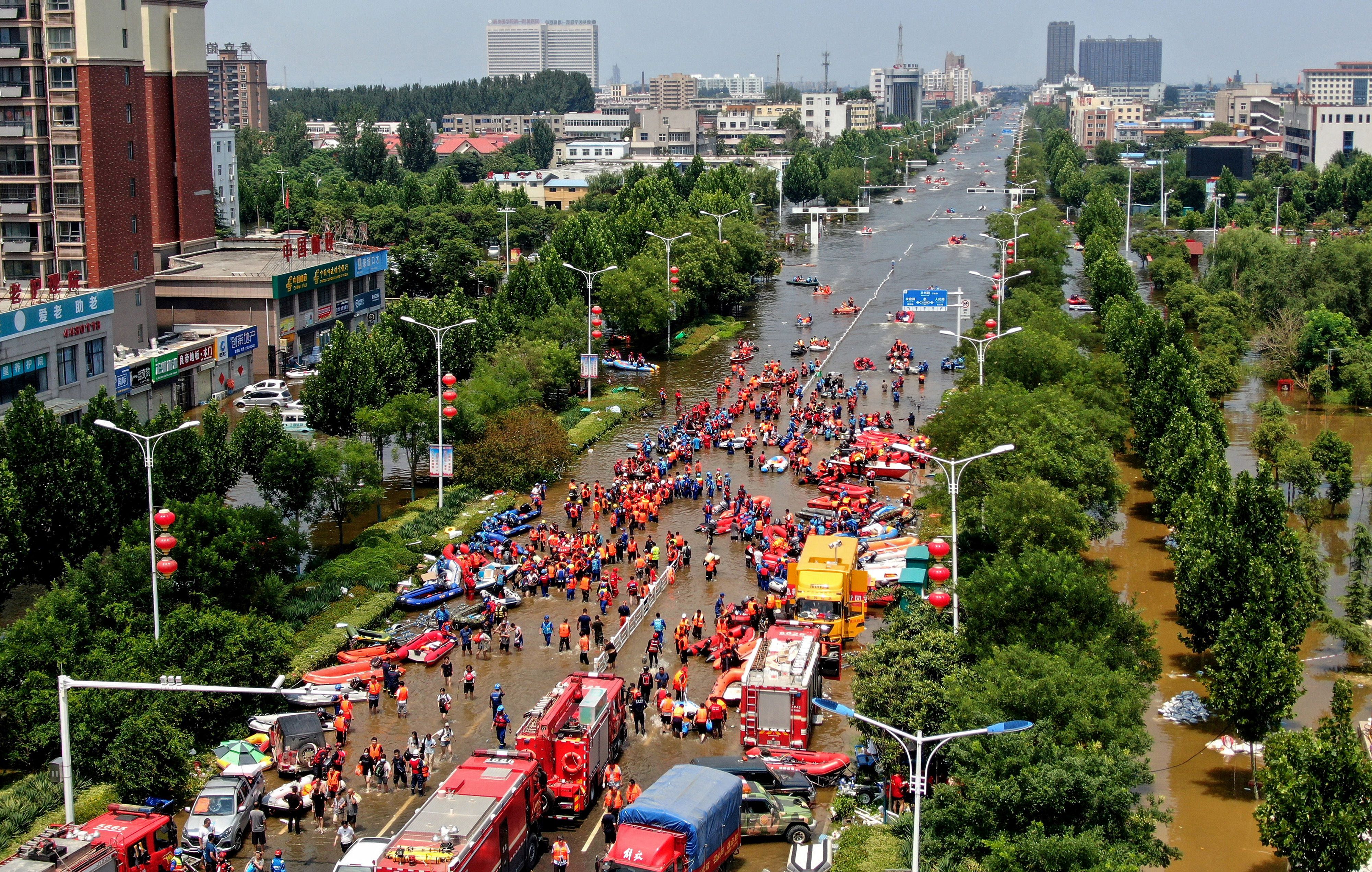 Las lluvias empezaron el 17 de julio y afectaron a casi 13 millones de personas, dañaron unas 9.000 casas y dejaron un coste económico en Henan de unos 2.000 millones de dólares.
