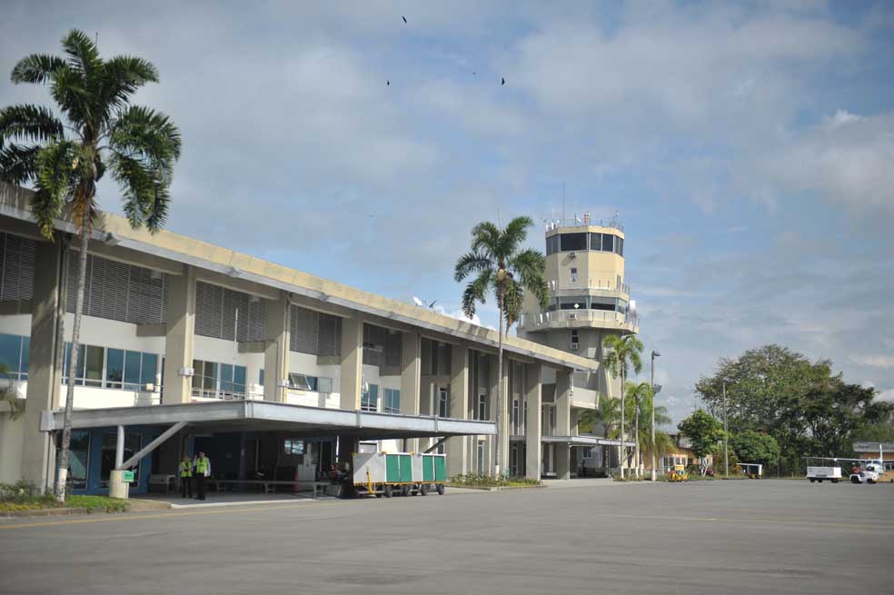 Retoman licitación de aeropuertos