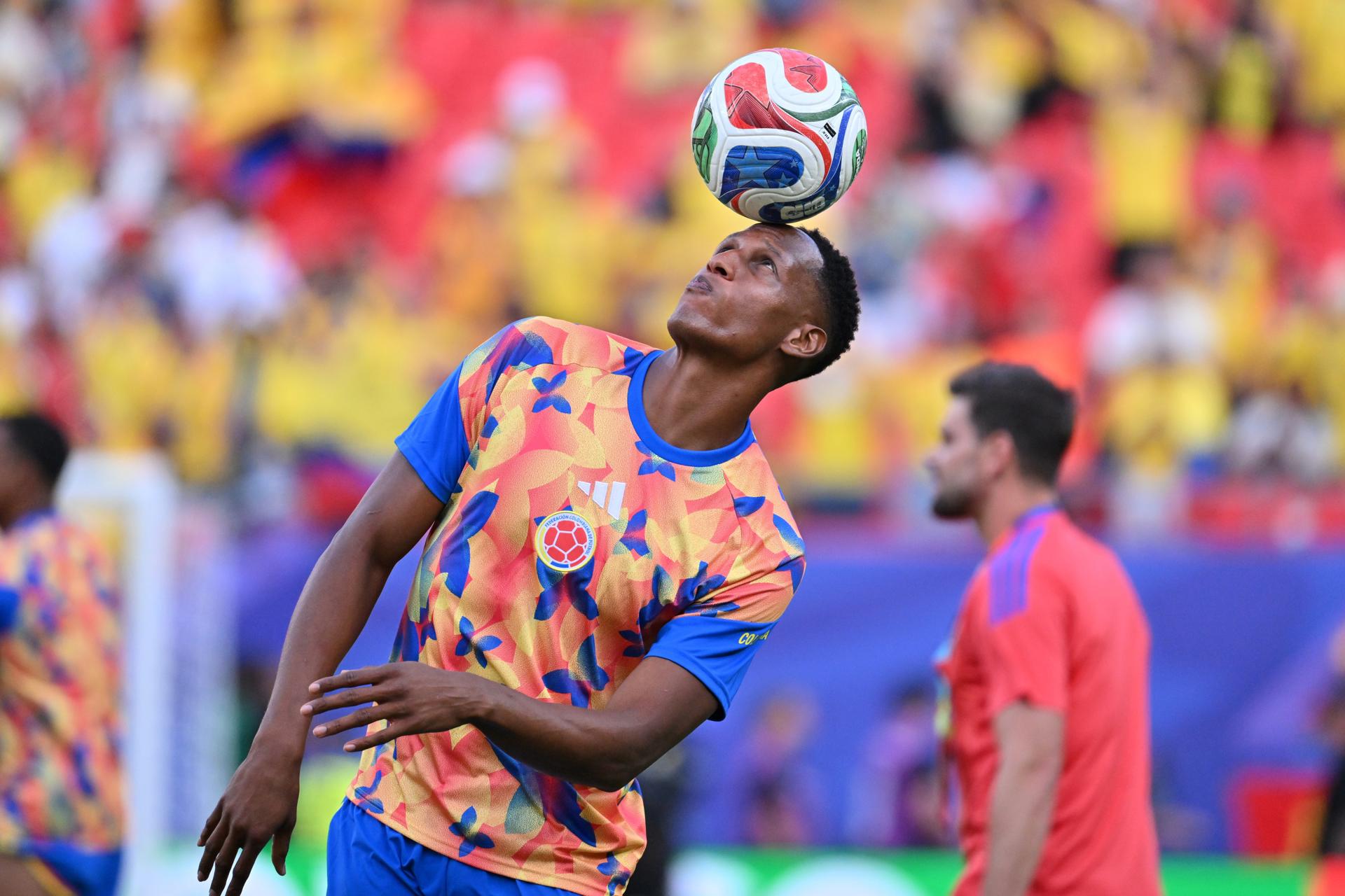 Yerry Mina se hizo radical cambio de look. Así quedó el jugador de la Selección Colombia