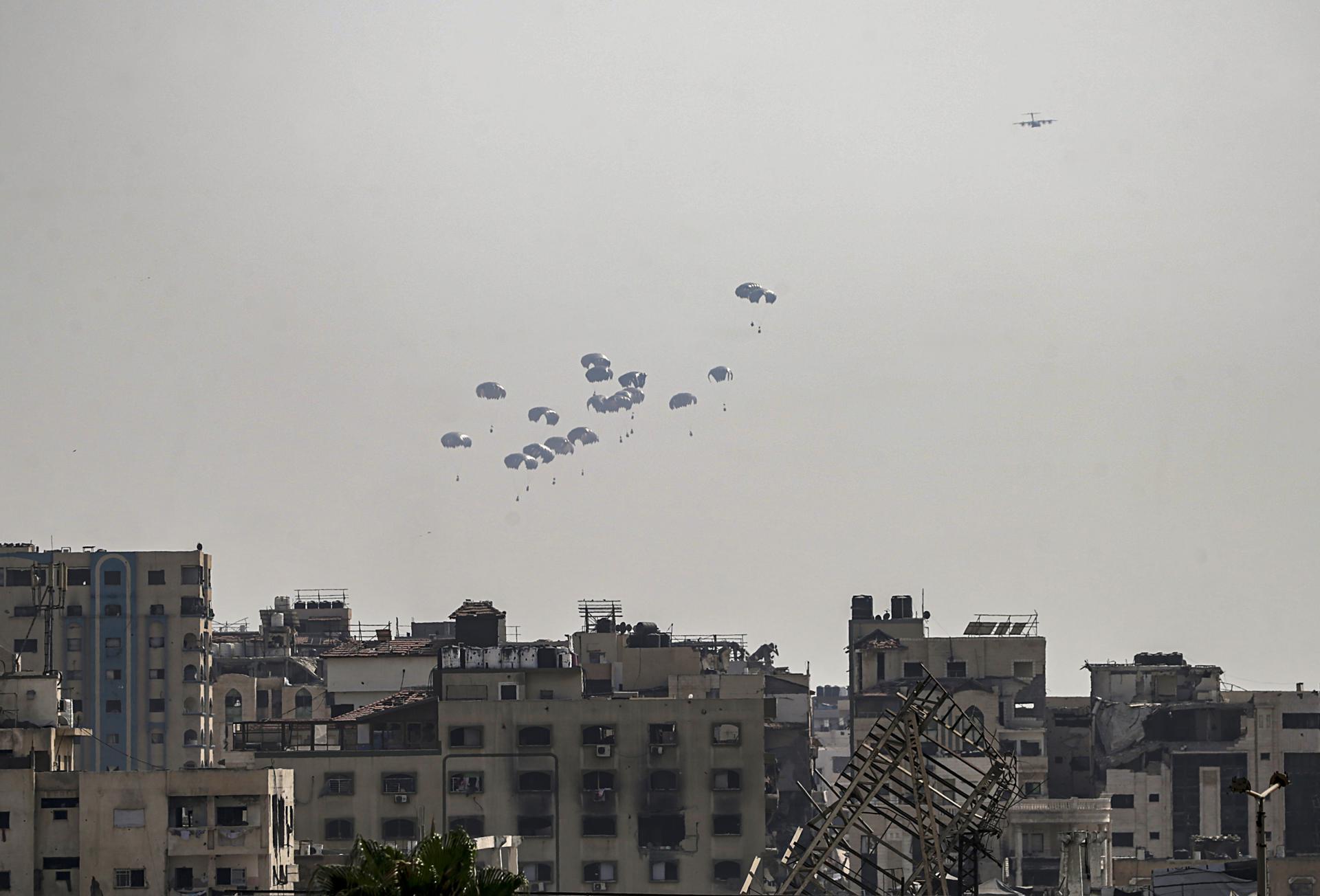 Más de 100 ONG acusan a Israel de usar nuevas normas para bloquear ayuda humanitaria