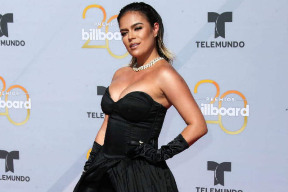 Karol G es certificada con Disco de Oro en Colombia por “Bichota”