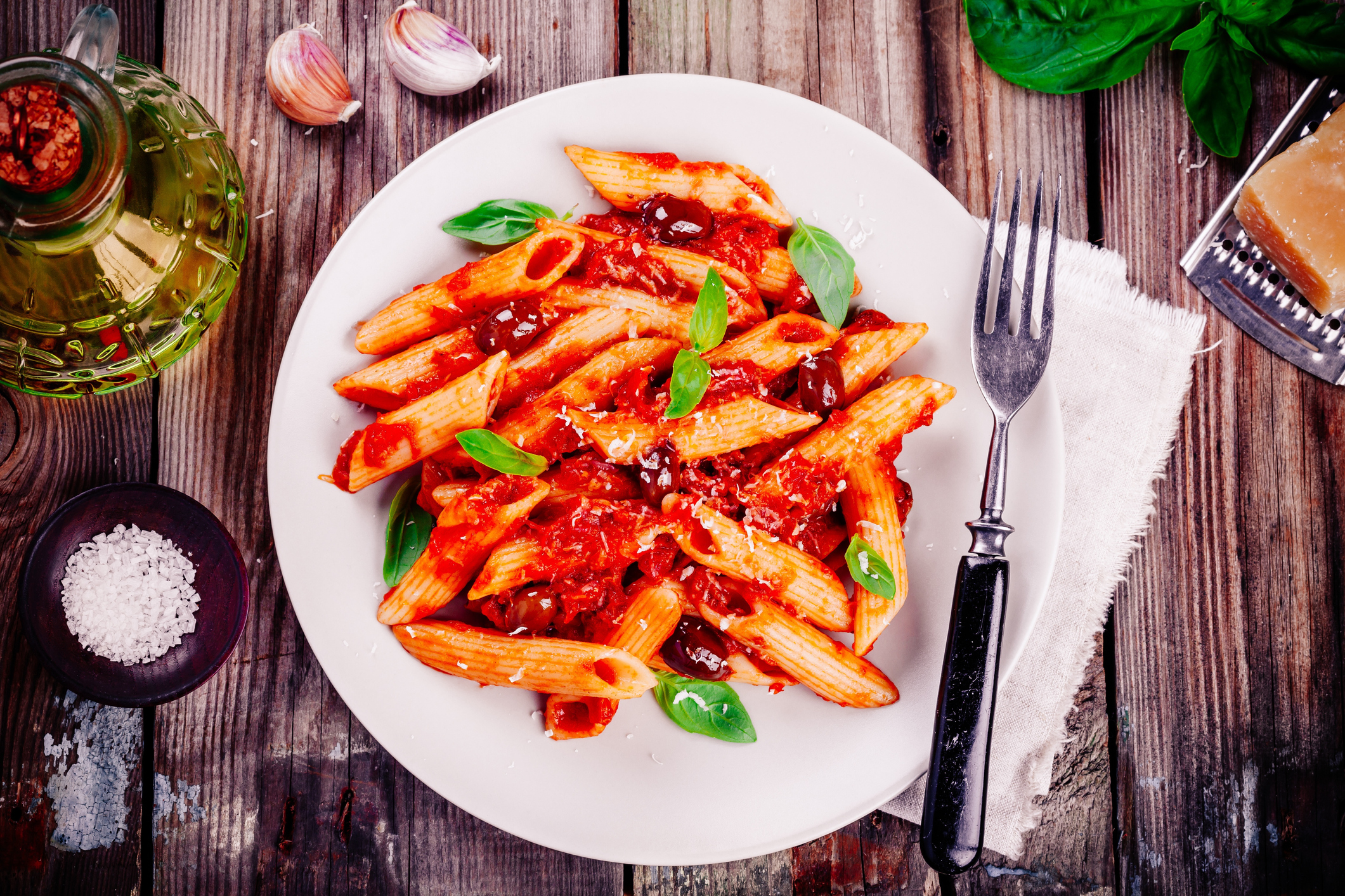 Receta: así se preparan unos exquisitos macarrones con atún y tomate