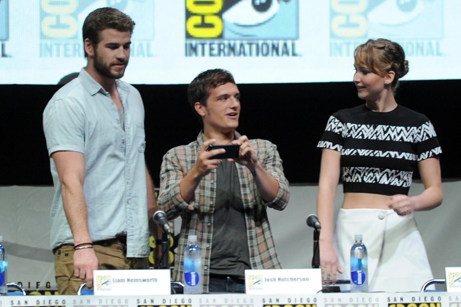 Los actores Liam Hemsworth, Josh Hutcherson y Jennifer Lawrence.