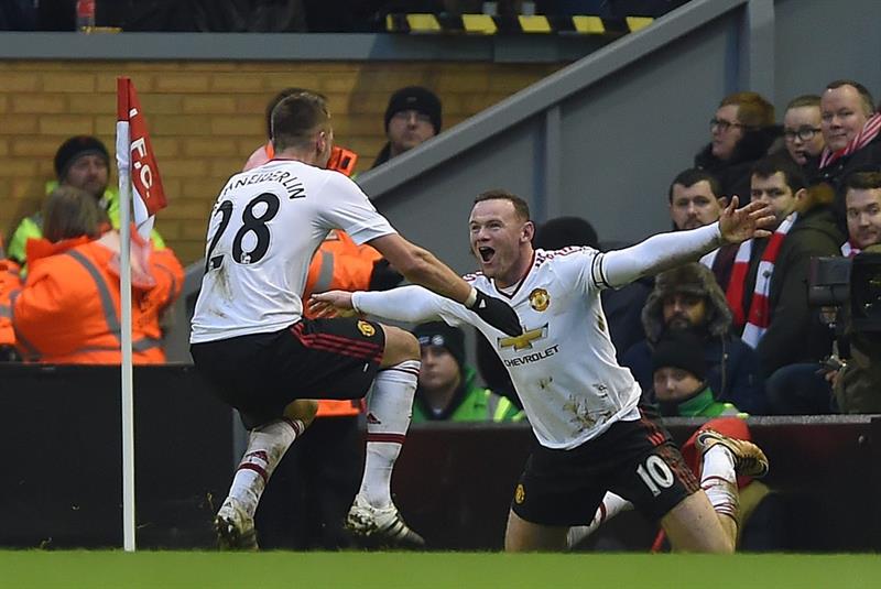 United se quedó con el clásico en Anfield gracias a Wayne Rooney