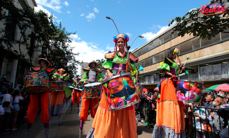 Bogotá cierra su cumpleaños con un imperdible desfile de comparsas