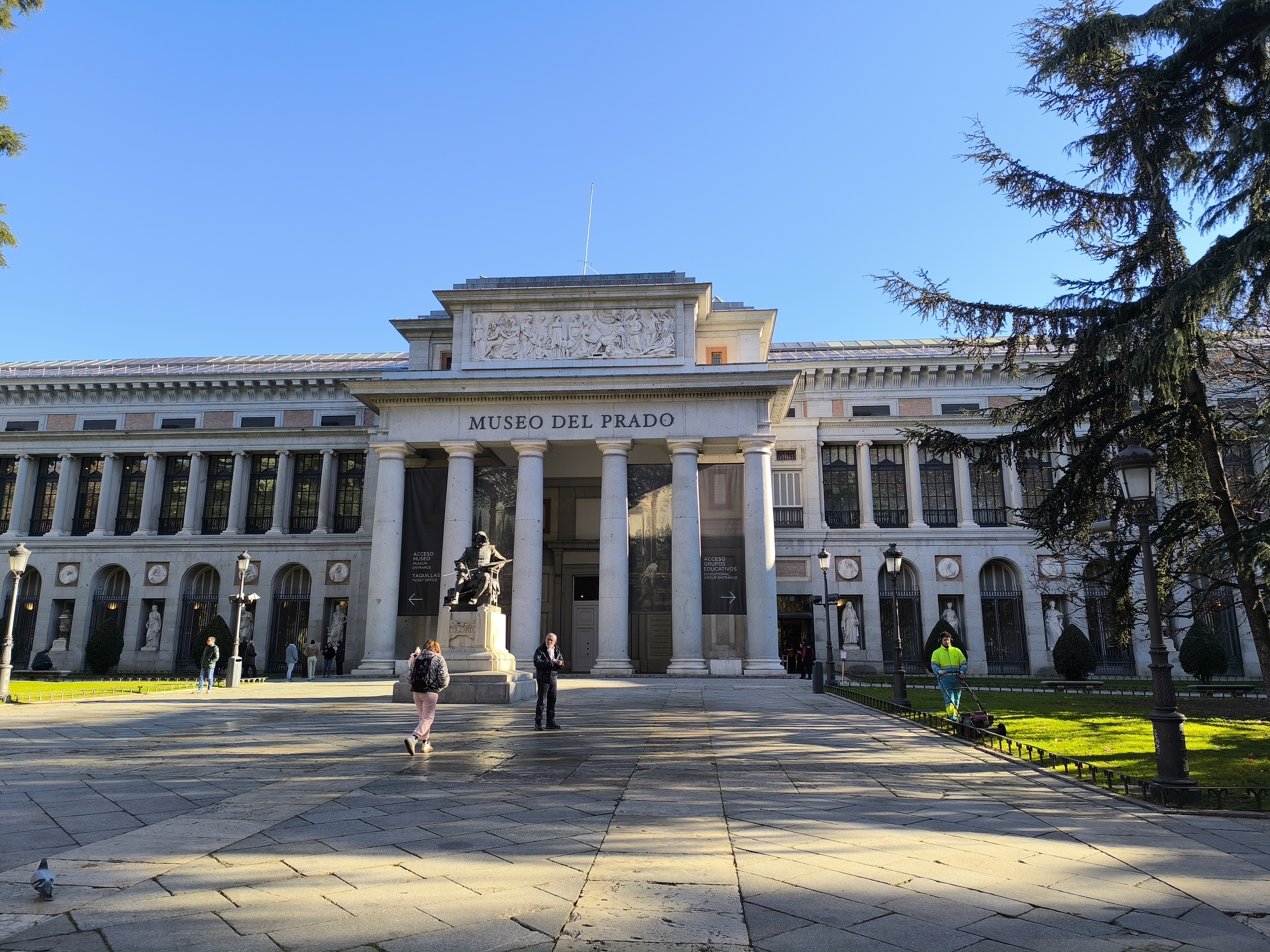 El Museo del Prado y su área circundante, desde Cibeles hasta Atocha, incluido el parque El Retiro, son Patrimonio de la Humanidad por la Unesco.