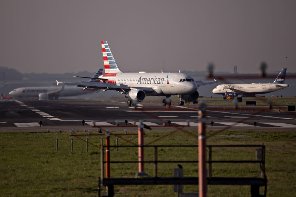 EE.UU. entrega ayuda adicional de US$9.500 millones a aerolíneas