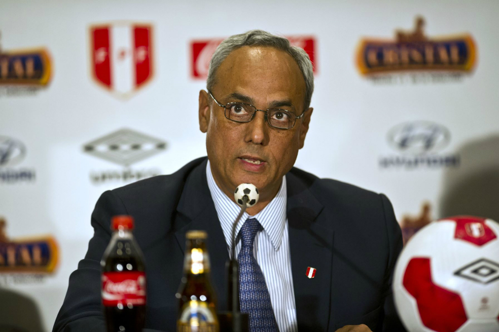 Exmandamás del fútbol peruano, Manuel Burga, absuelto en caso Fifagate