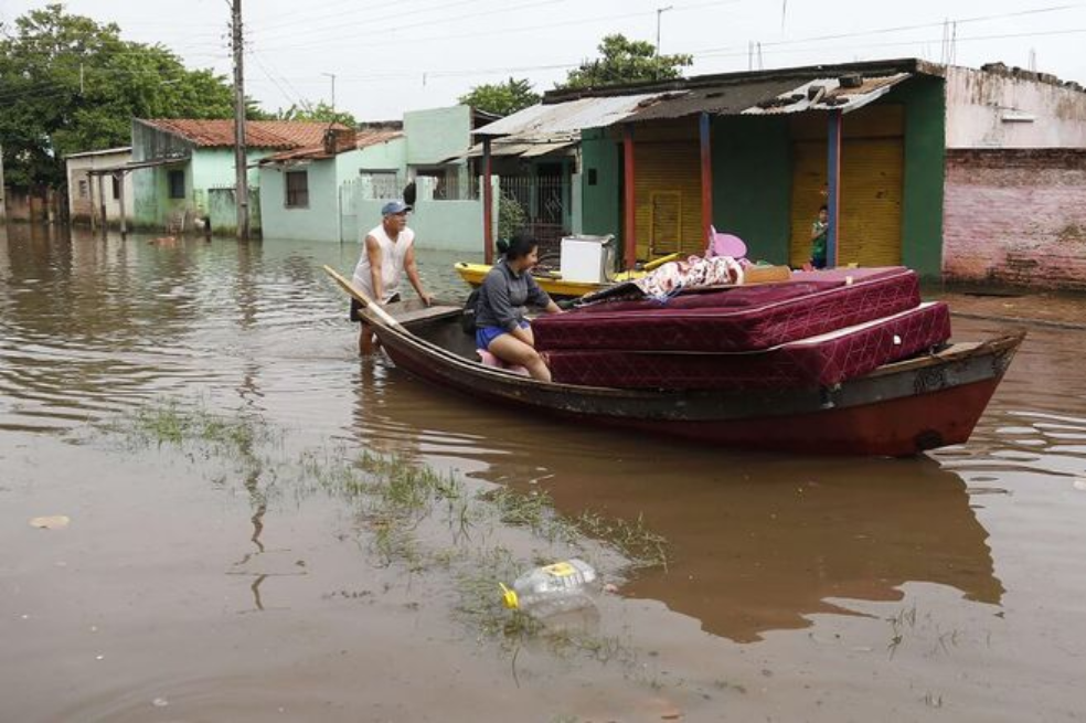 Desbordamiento del río Arquía (Antioquia) deja al menos a 2.000 personas damnificadas