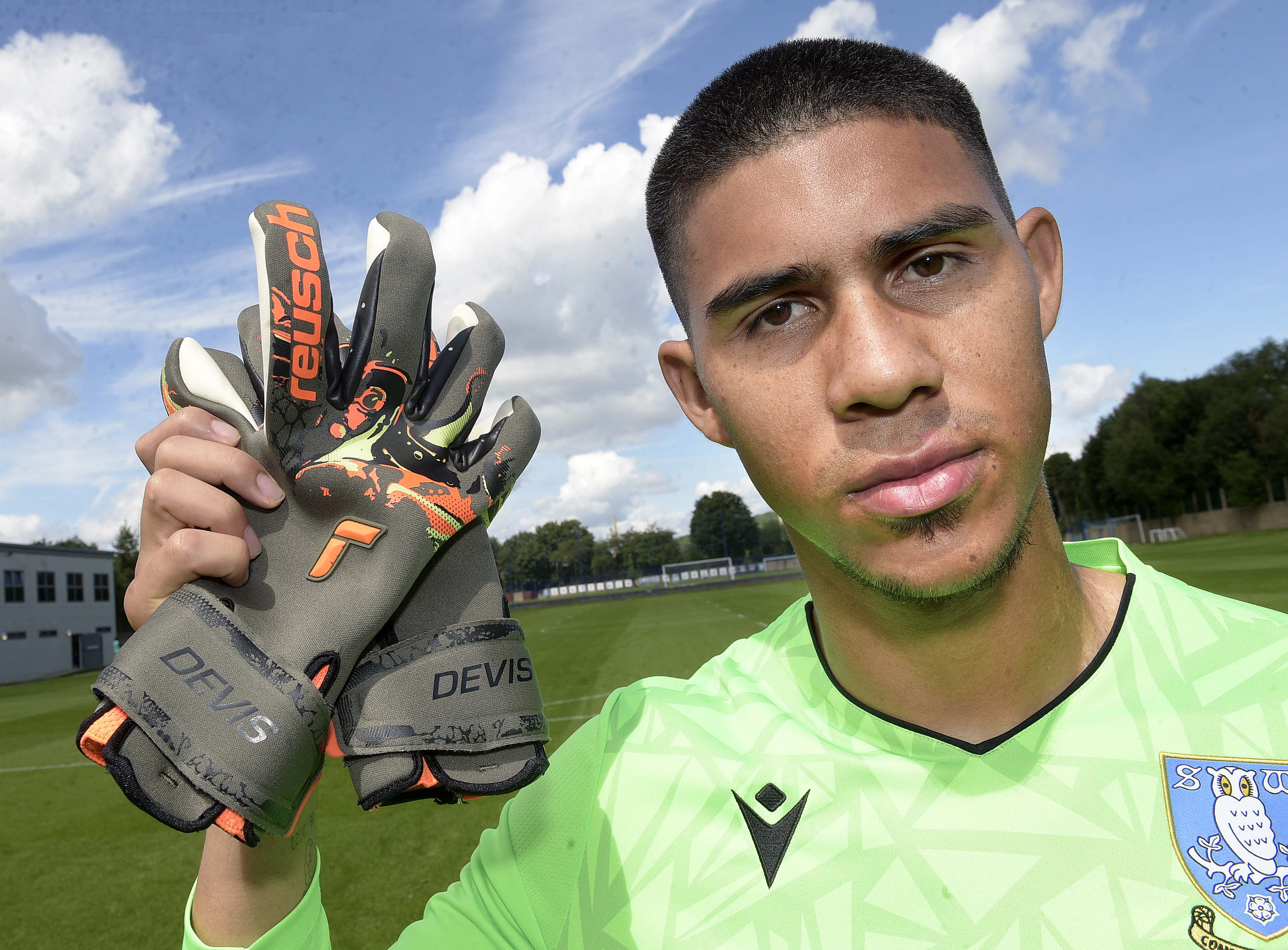 El colombiano Devis Vásquez fue cedido por Milan a un club inglés