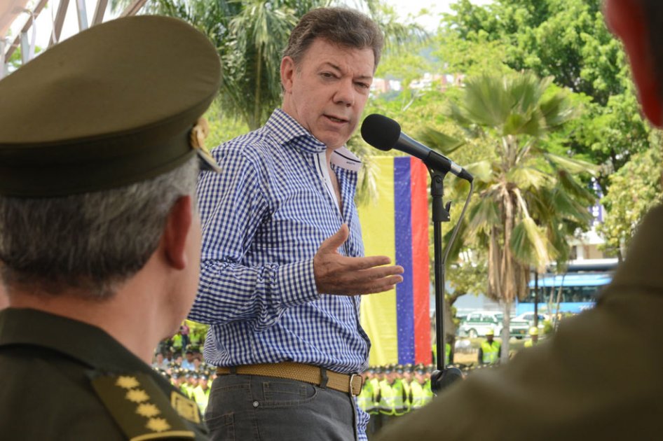 Ataque de Farc a colegio es irracional y cobarde: Santos