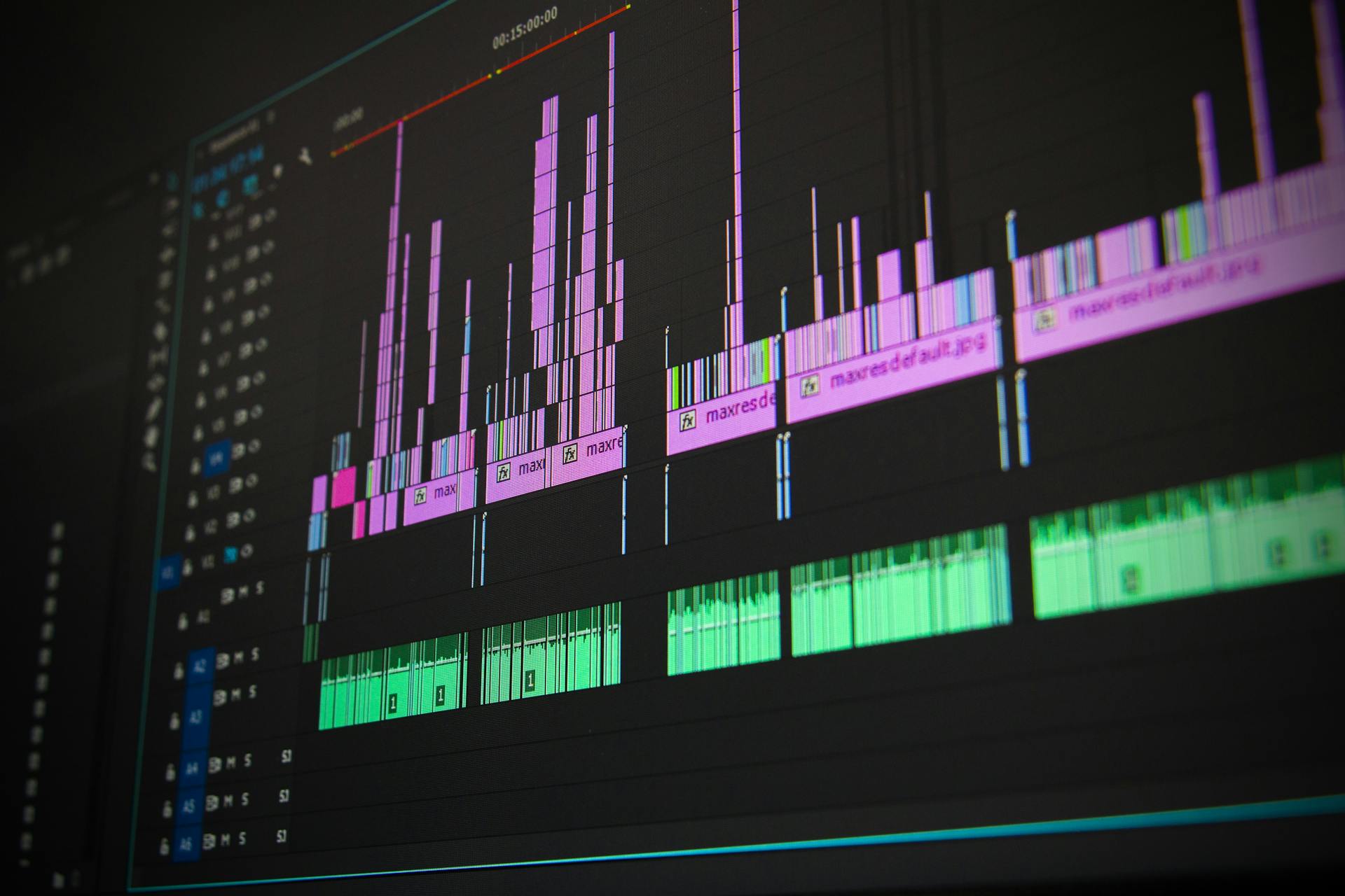Aunque la edición de video sigue siendo un oficio que exige conocimientos profesionales, cada vez está más cerca de personas que no se dedican específicamente a esta labor.