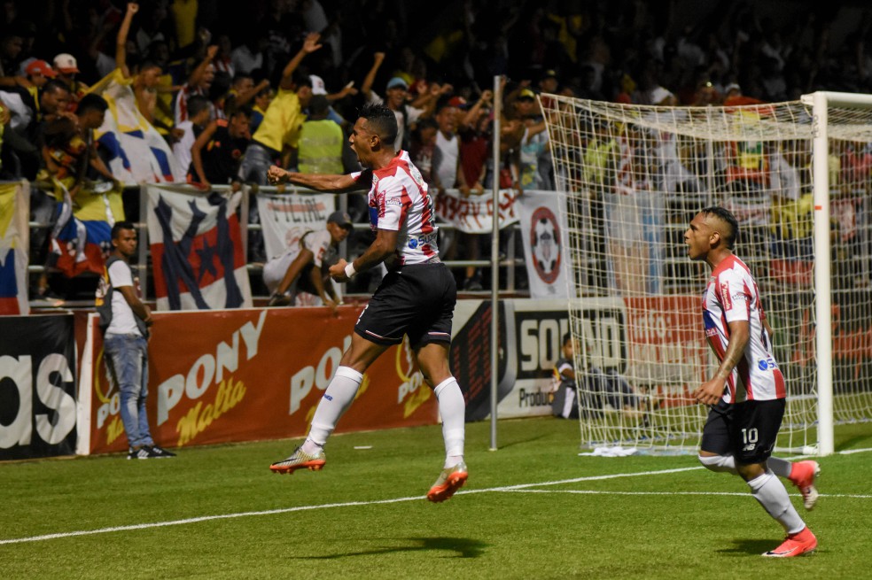 Júnior espera dar el salto en Brasil frente al Sport Recife