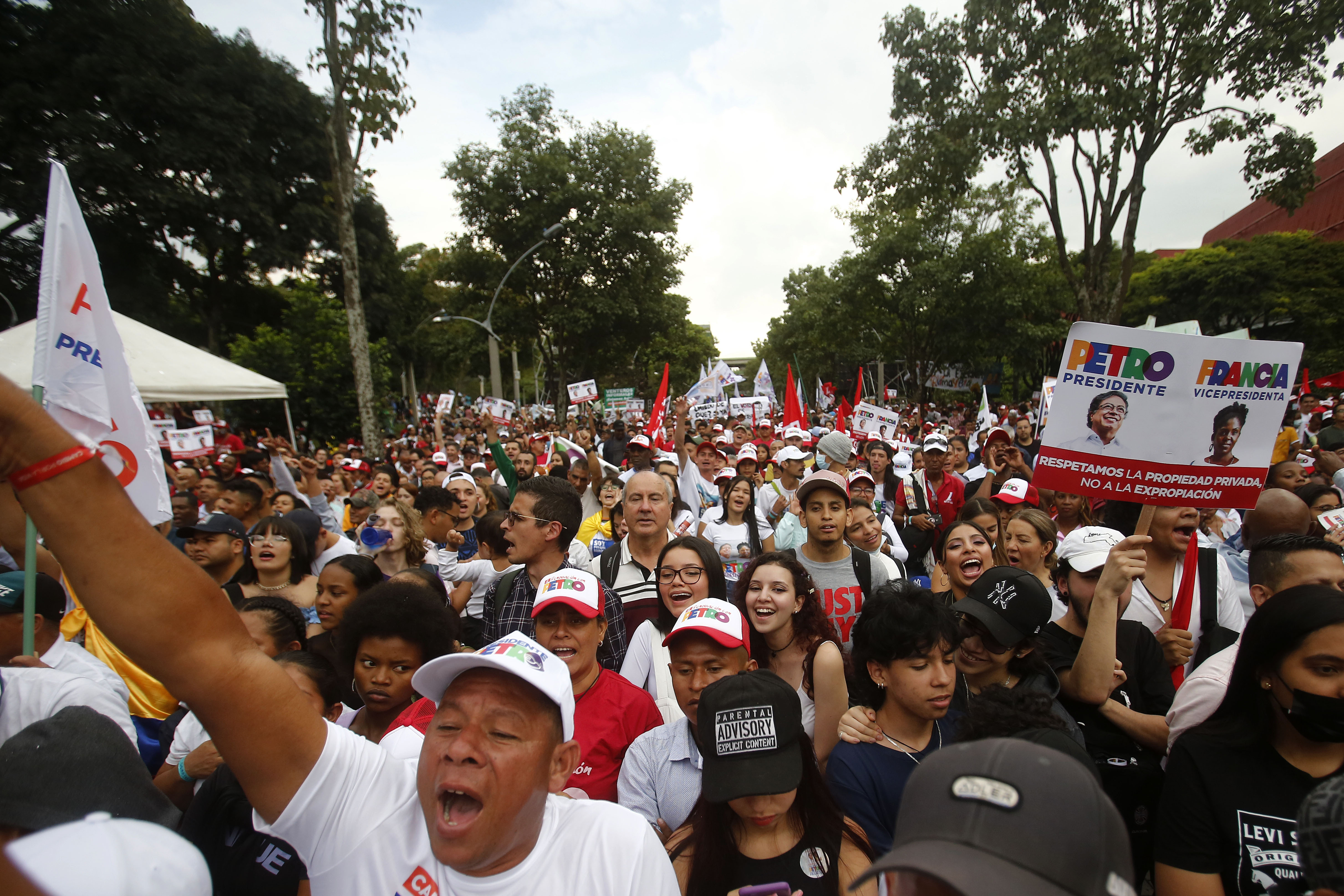 ¿Entró dinero sin reportar a la campaña del presidente Petro?