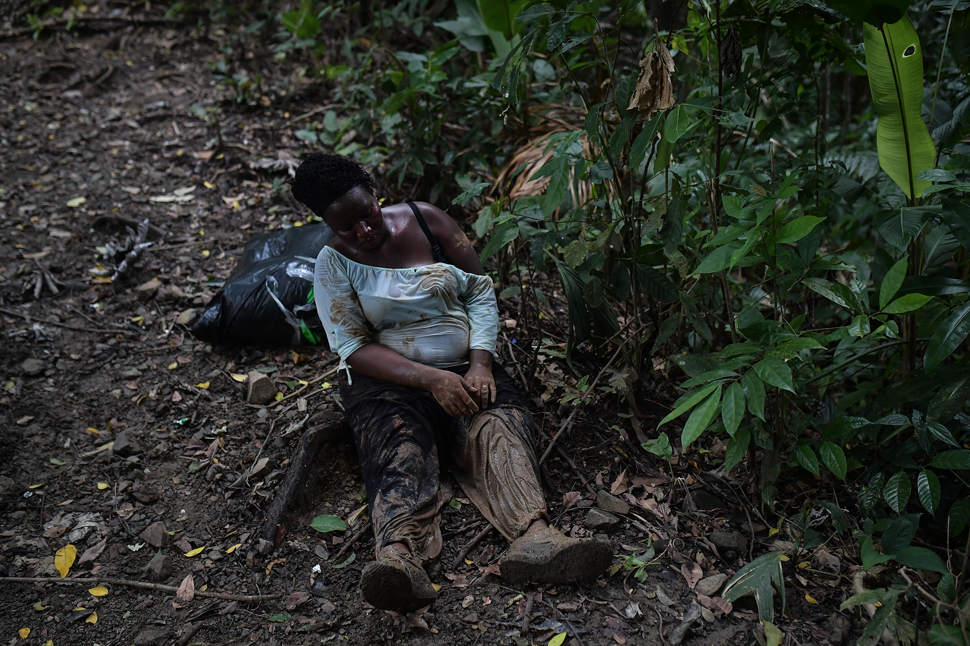 Una mujer descansa