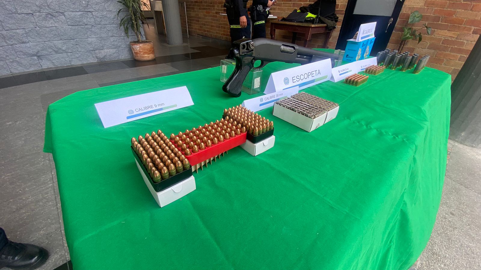 Bogotá: incautan 416 cartuchos de munición en presunto depósito clandestino de armas