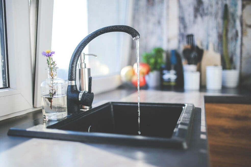 Polémico estudio vincula el flúor del agua con un menor coeficiente intelectual
