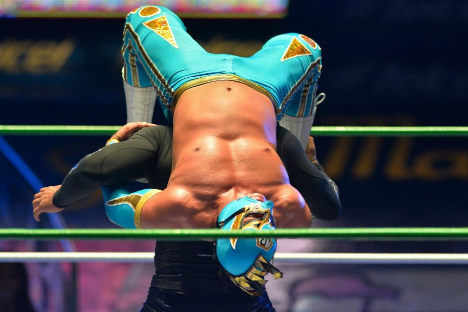 Abren expediente a TV ecuatoriana por programa de lucha libre